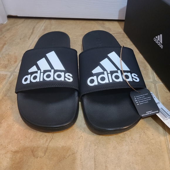 ποΈ Men's Adidas Slides Size 10 New - Picture 3 of 4